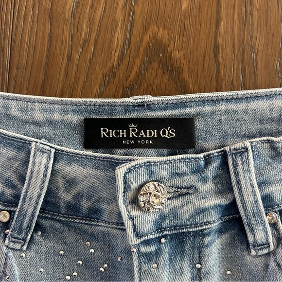 Embelleshed Women’s Jeans - Picture 3 of 13